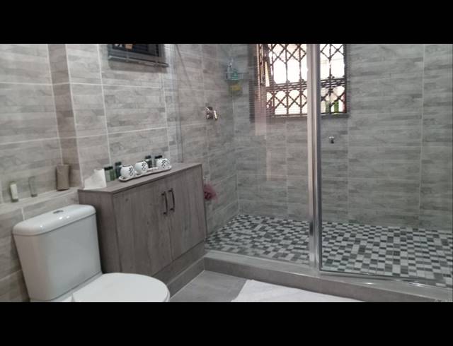 6 BEDROOM HOUSE FOR SALE IN MONDEOR